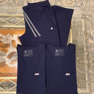 FIGS Bundle in Navy